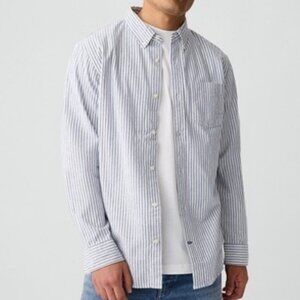 GAP Oxford Shirt in Standard Fit Blue & White Stripes in Medium